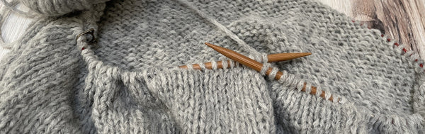 Lumbar Pillow (Crochet) – Lion Brand Yarn