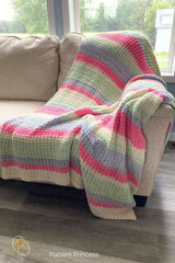 Cotton Candy Fluffy Blanket (Crochet) thumbnail