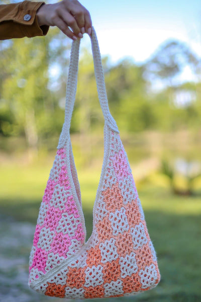 Crochet Kit - Checkered Interlocking Crochet Bag – Lion Brand Yarn