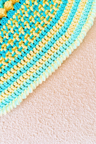 サニーレタスマントルピース Crochet Kit - Sun and Sky Mandala – Lion Brand Yarn