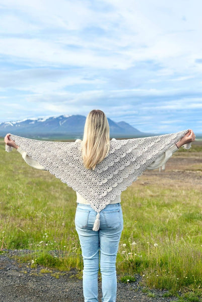 Crochet Kit - Izabela Shawl – Lion Brand Yarn