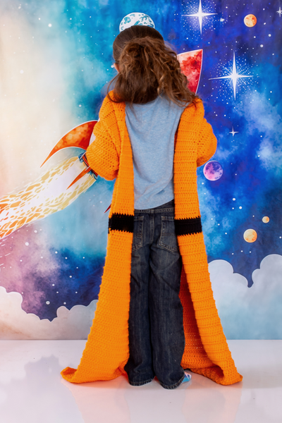 Astronaut Snuggle Blanket (Crochet) – Lion Brand Yarn