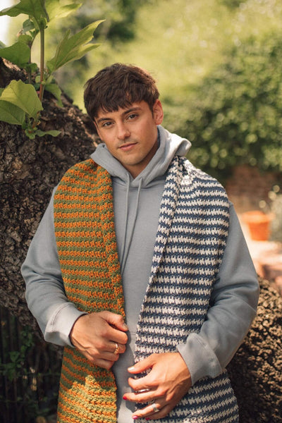 Houndstooth Scarf (Crochet) – Lion Brand Yarn