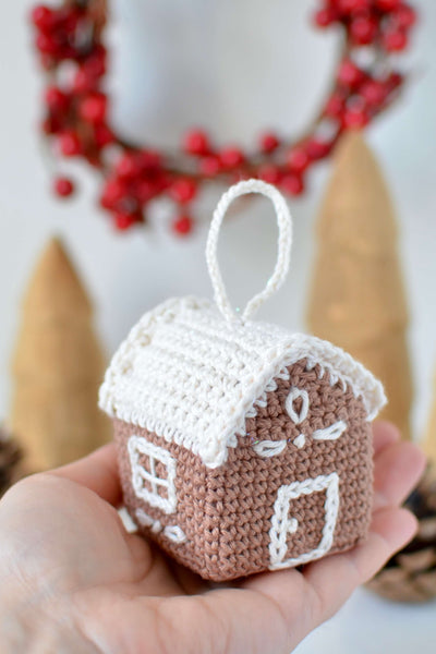 Gingerbread House Ornament (Crochet) – Lion Brand Yarn