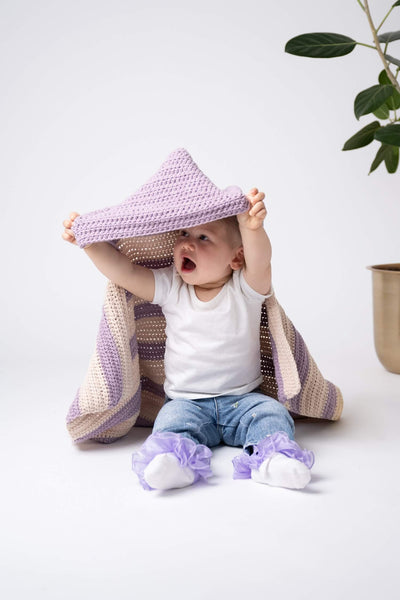 【☆極美品☆】LIDNM　BABY WOOL BLANCKET STOLE Hooded Baby Blankie (Crochet) – Lion Brand Yarn
