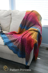 Quick and Easy Wavy Ribbed Ripple Blanket (Crochet) thumbnail