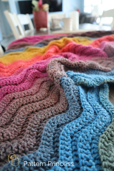 Quick and Easy Wavy Ribbed Ripple Blanket (Crochet)