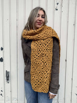 Crochet Kit - Tulip Square Scarf image 3 thumbnail