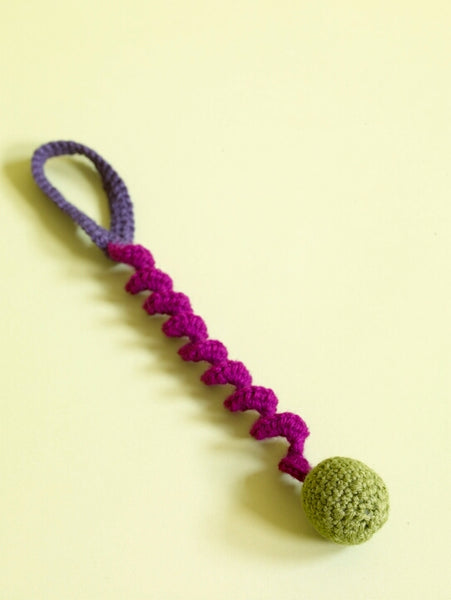 Door Hanger Bouncy Cat Toy Pattern (Crochet) – Lion Brand Yarn