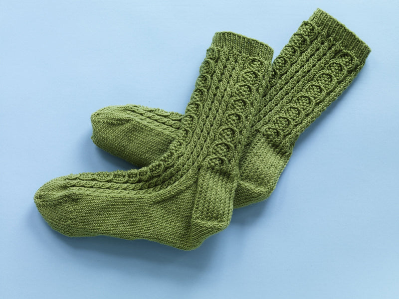 Classic Cable Socks (Knit)