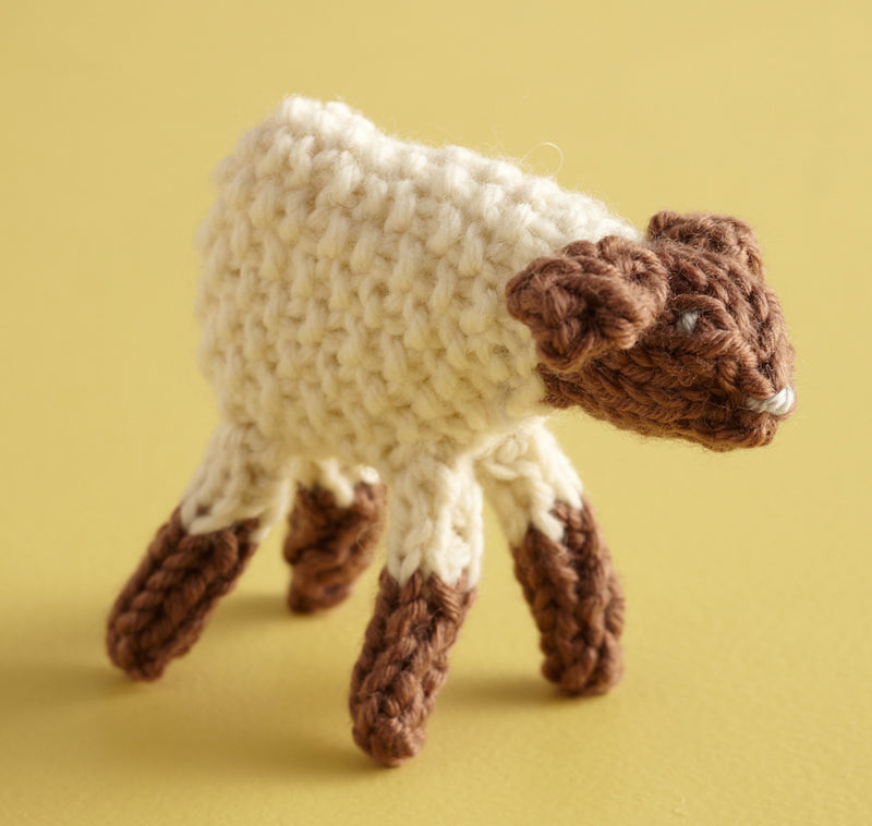 Sweet Seed Stitch Lamb Pattern (Knit)