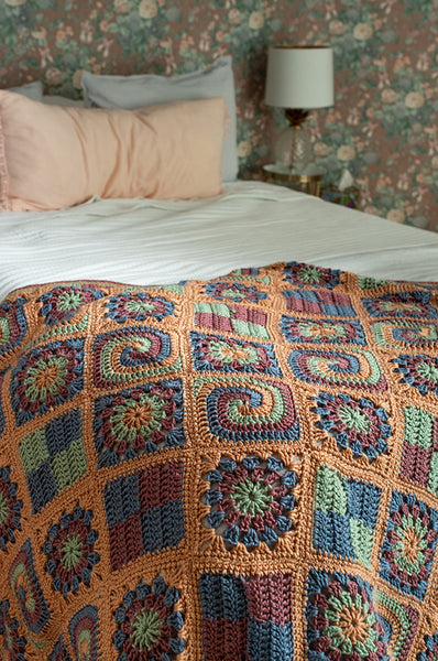 Retro Blanket (Crochet) – Lion Brand Yarn