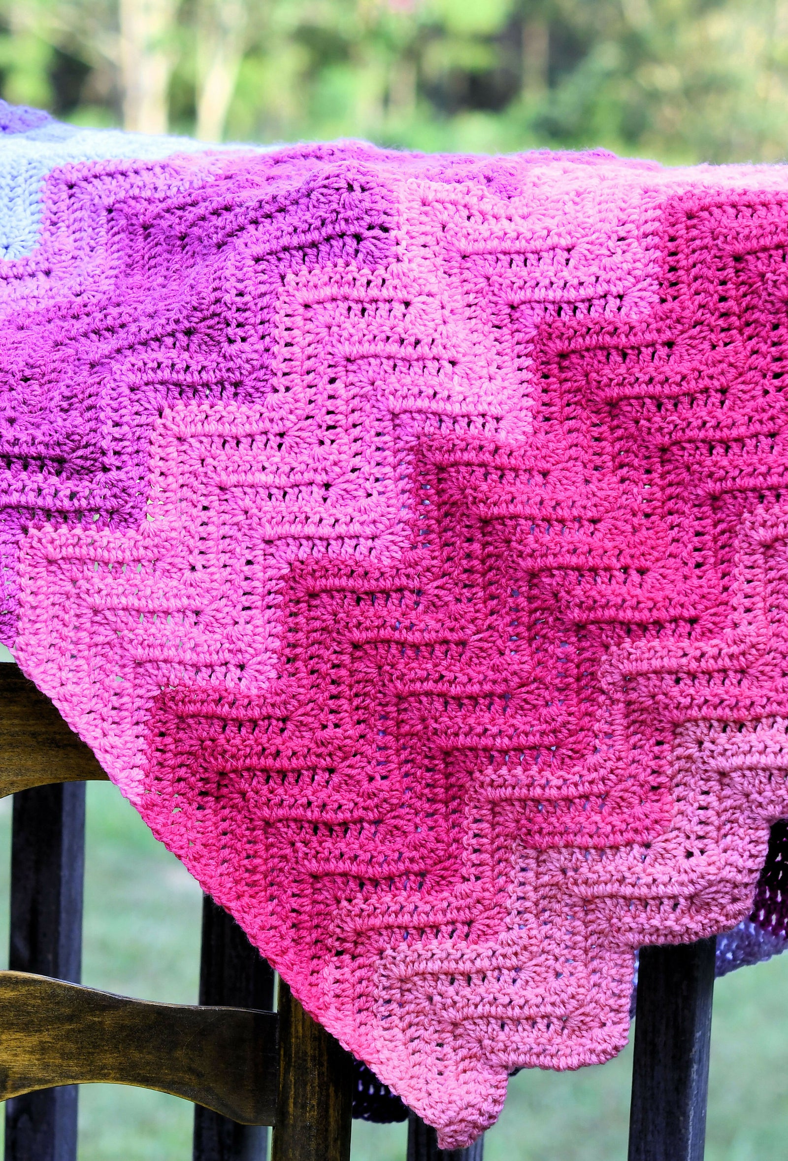 Double Crochet Chevron Baby Blanket (Crochet) – Lion Brand Yarn