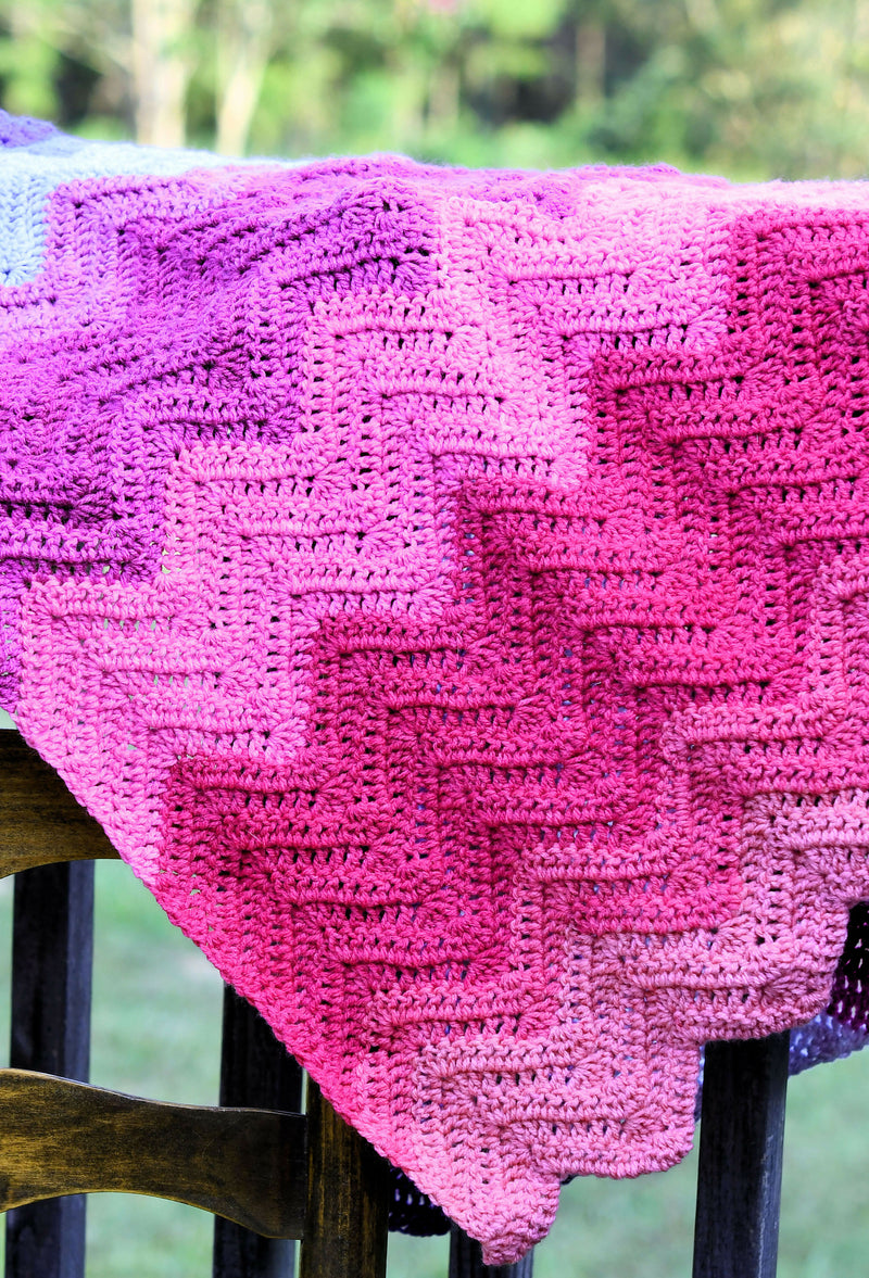 Double Crochet Chevron Baby Blanket (Crochet) – Lion Brand Yarn