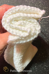 Joining the Ends of the  Twisted Headband thumbnail