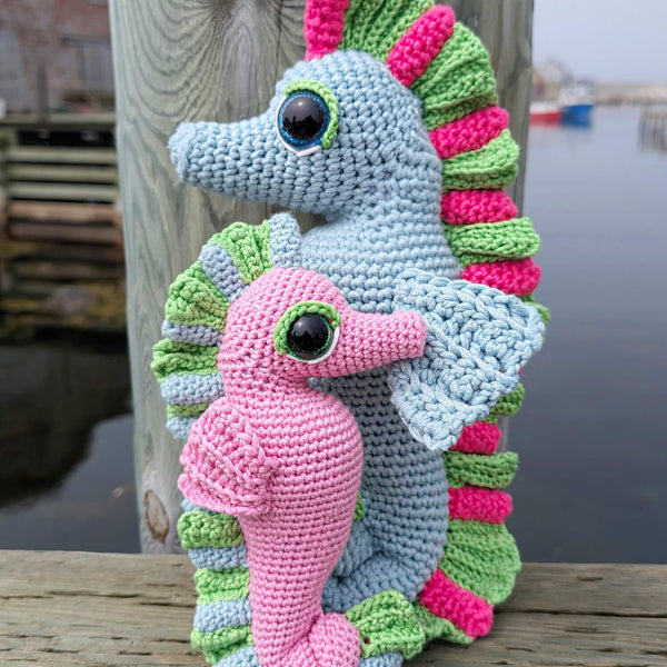 Crochet Kit - Splash & Sprinkle the Seahorses – Lion Brand Yarn