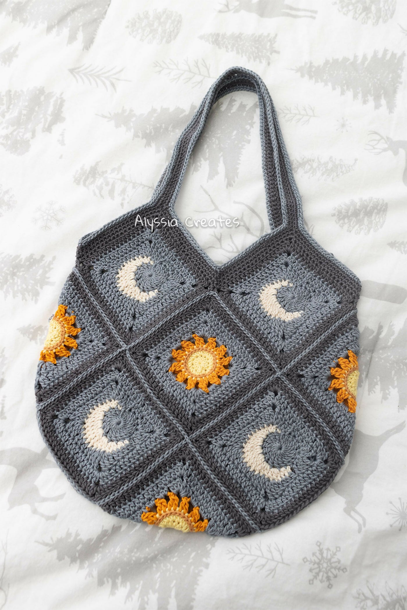 Sun and Moon Tote Bag (Crochet) – Lion Brand Yarn