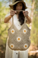 Crochet Kit - Breezy Days Daisy Bag thumbnail