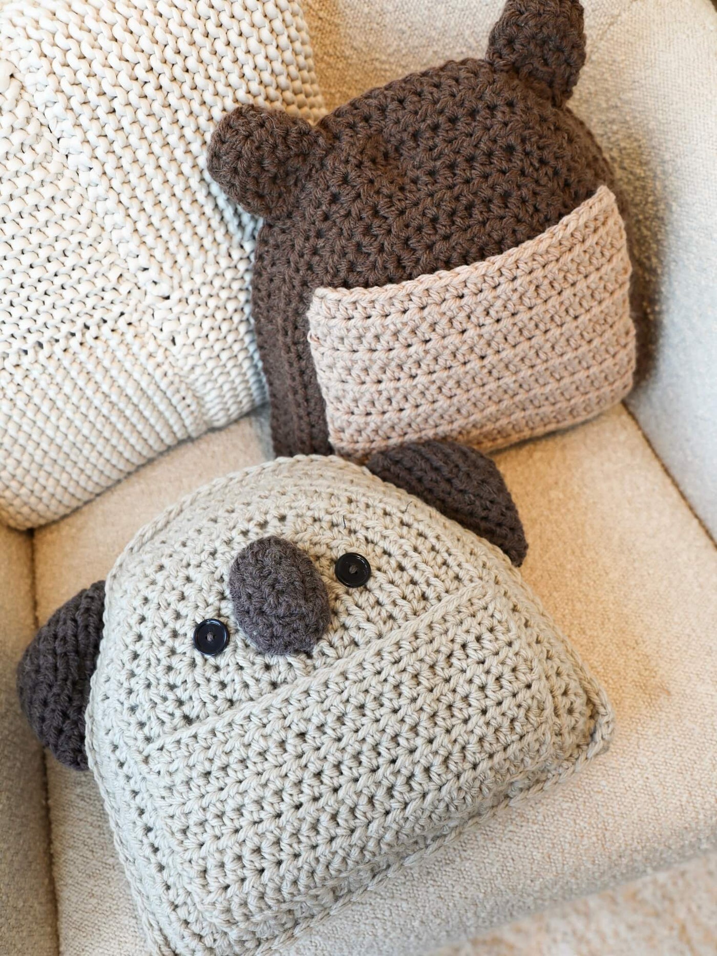 ポケットクリッター　コアラ Crochet Kit - Bear + Koala Pocket Pillows – Lion Brand Yarn