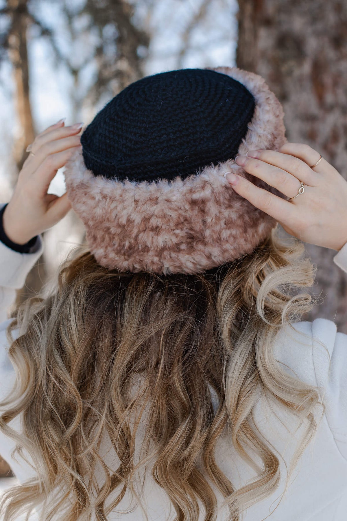 Crochet Kit - Chateau Pillbox Hat – Lion Brand Yarn