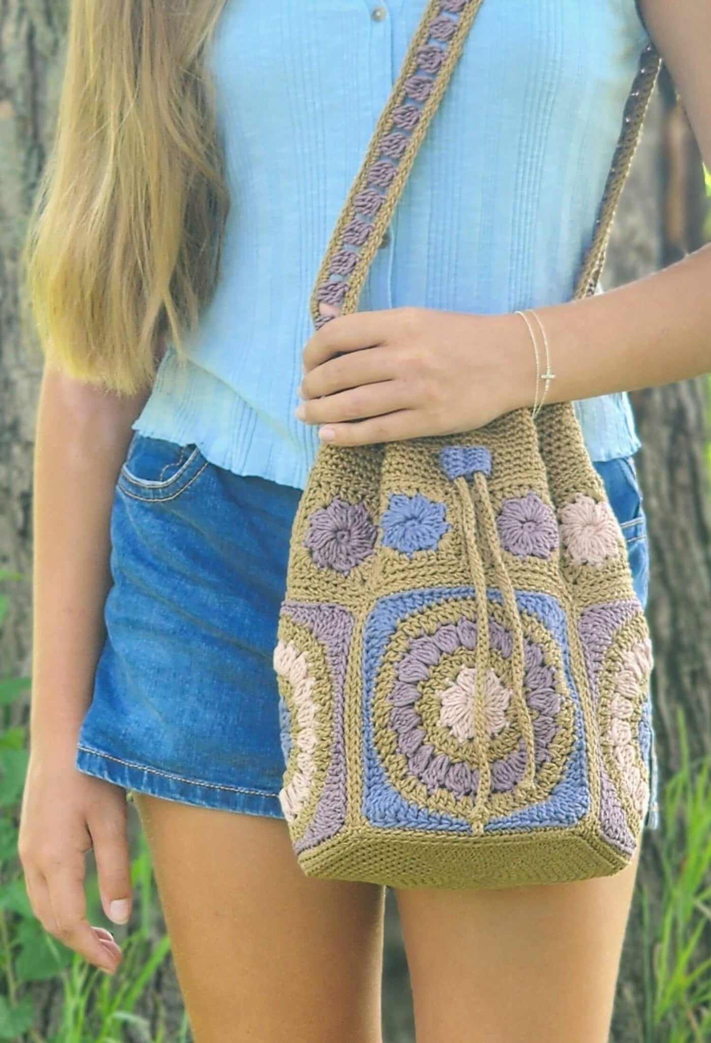 Crochet Kit - Petals Bucket Bag – Lion Brand Yarn
