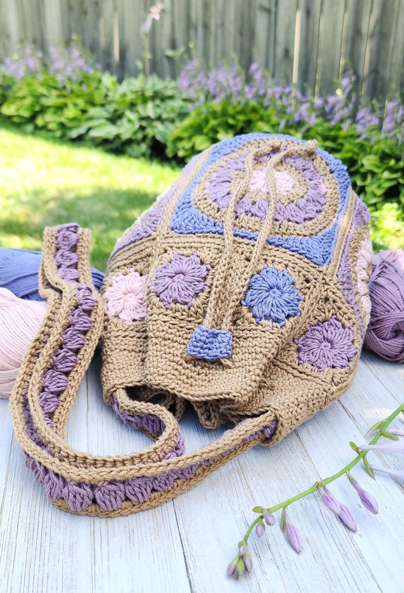 Crochet Kit - Petals Bucket Bag – Lion Brand Yarn