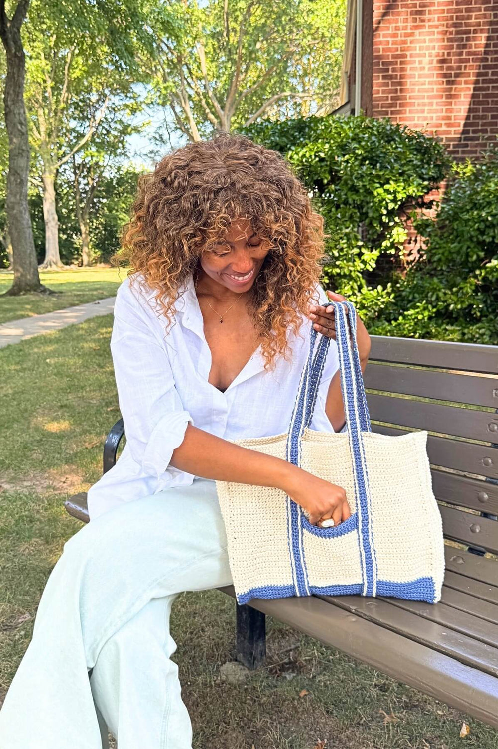 Crochet Kit - The Oak Bluffs Tote Bag – Lion Brand Yarn