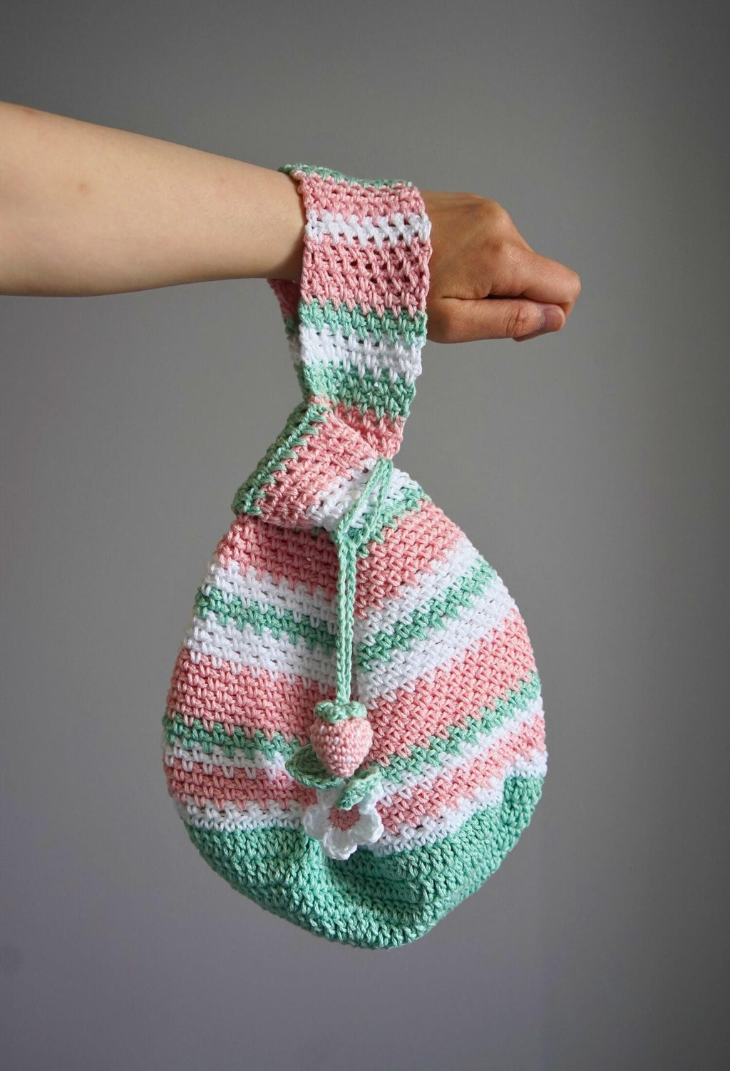 Crochet Kit - Strawberry Knot Bag – Lion Brand Yarn