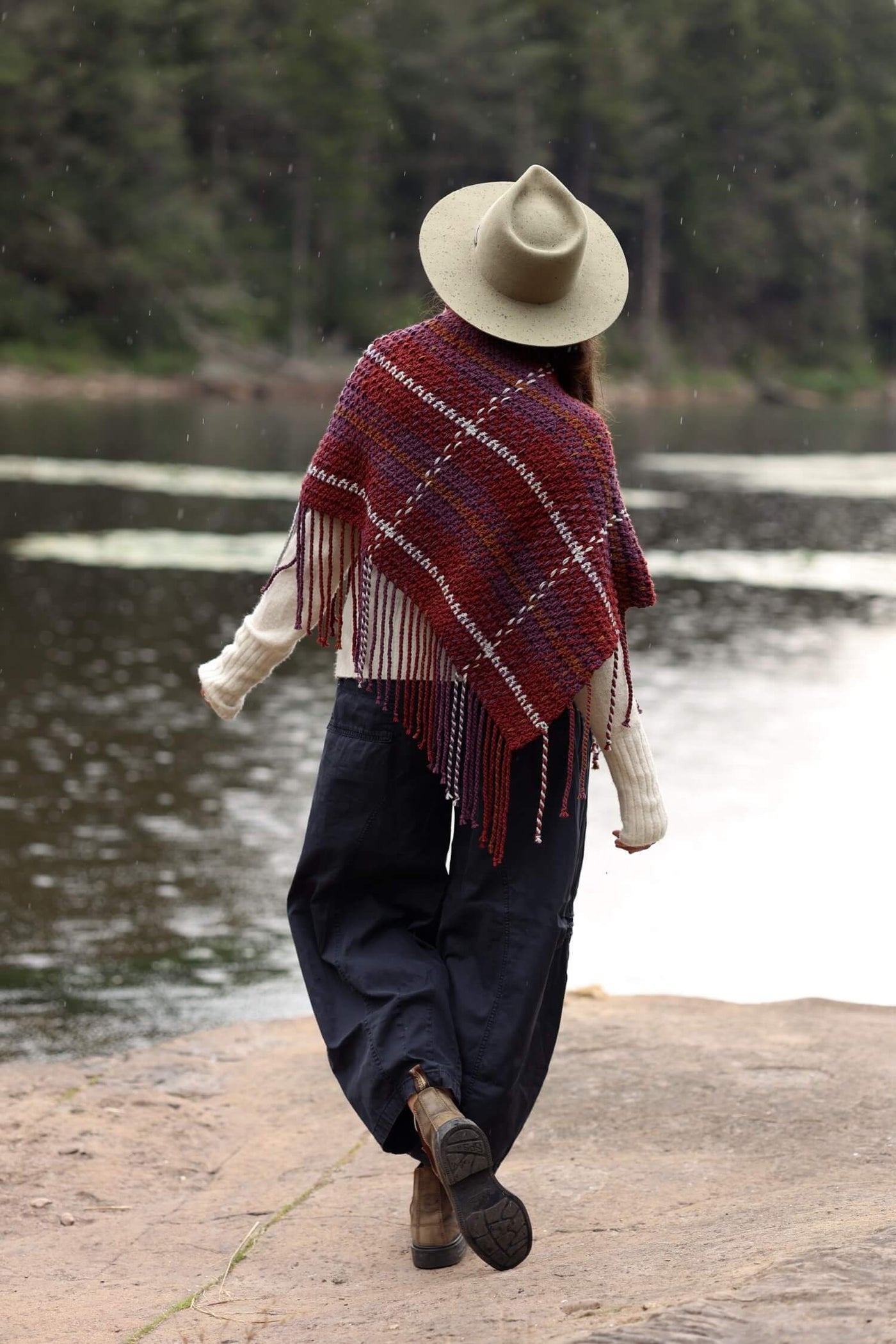 Crochet Kit - Aberdeen Plaid Poncho – Lion Brand Yarn