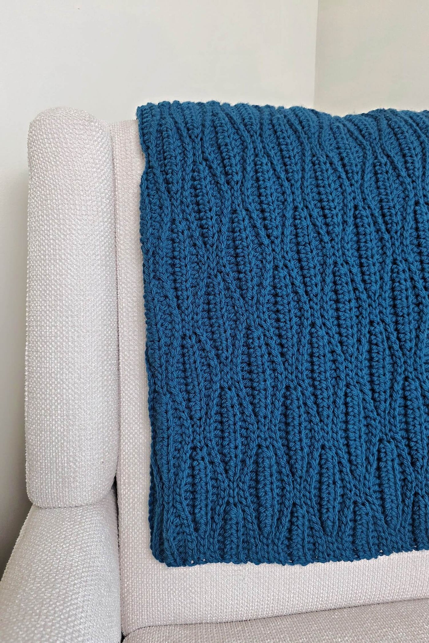 Crochet Kit - Coastal Waves Blanket – Lion Brand Yarn