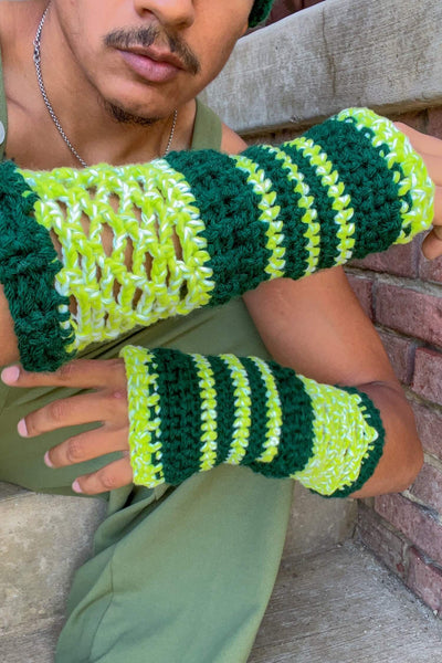 Crochet Kit - Merak Glow in the Dark Gloves & Bonus Hat – Lion Brand Yarn