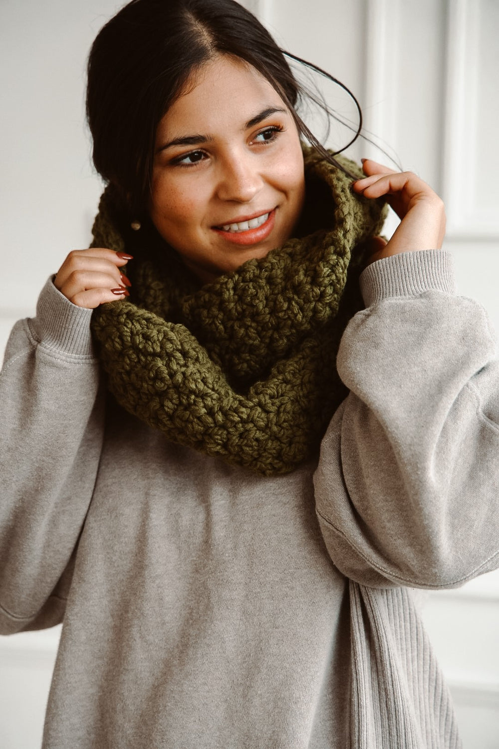 Crochet Kit - Nollie Infinity Scarf & Cowl – Lion Brand Yarn