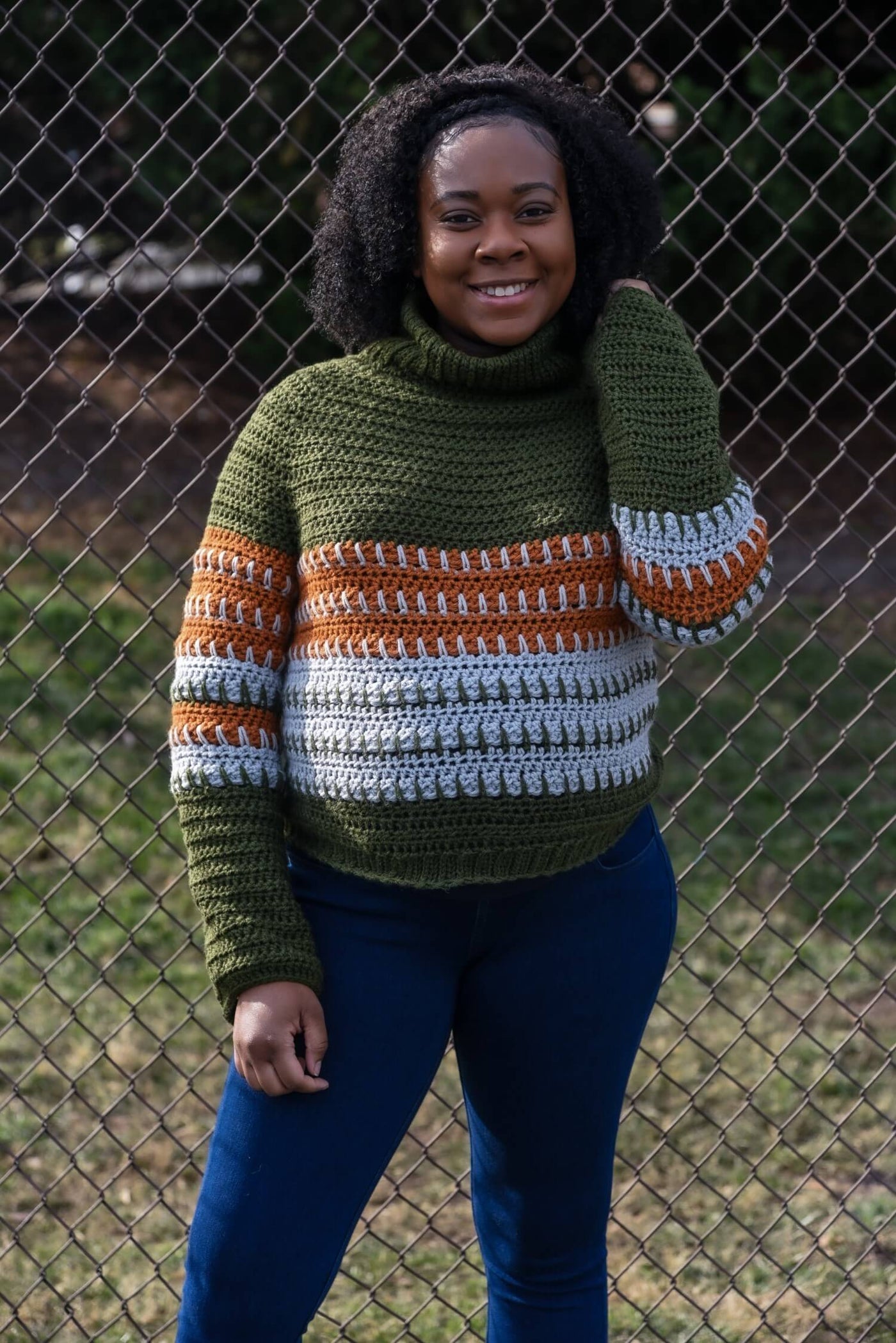 トップス MANOF FRONT ARCH TURTLE KNIT Crochet Kit - Cabin Fever Turtleneck – Lion Brand Yarn