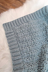 Close up of ribbed border on blanket.  thumbnail