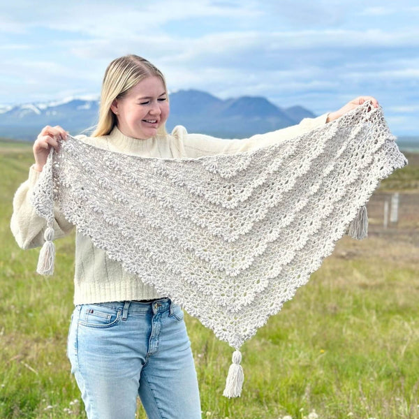 Crochet Kit - Izabela Shawl – Lion Brand Yarn