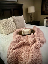 Pink knit throw thumbnail