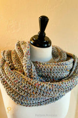 Chunky Tweed Infinity Scarf (Crochet) thumbnail