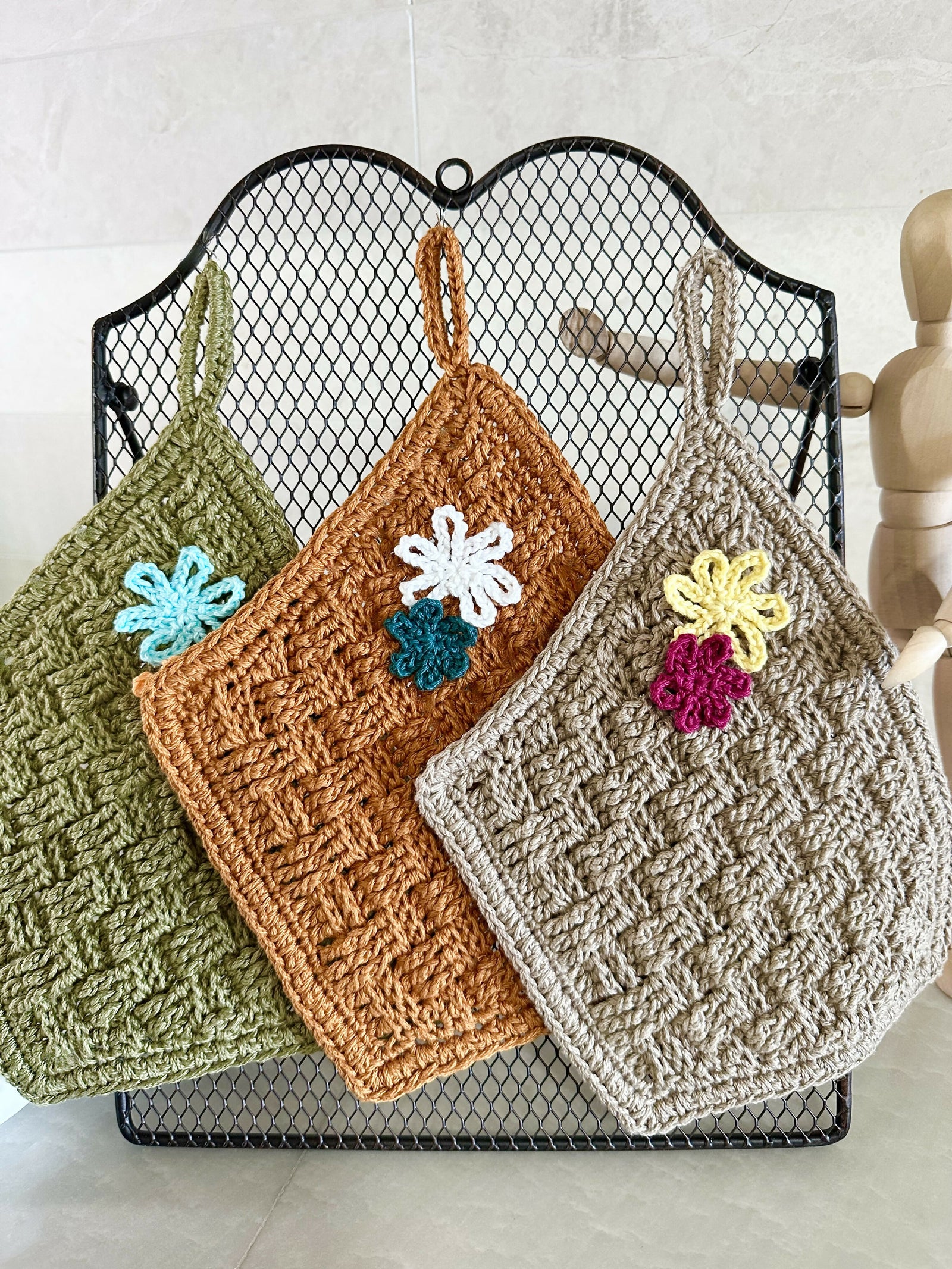 Wicker Basket Trivet or Potholder (Crochet) – Lion Brand Yarn