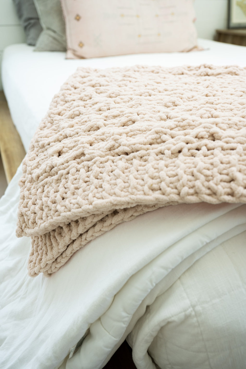 Hestia Afghan (Knit) – Lion Brand Yarn