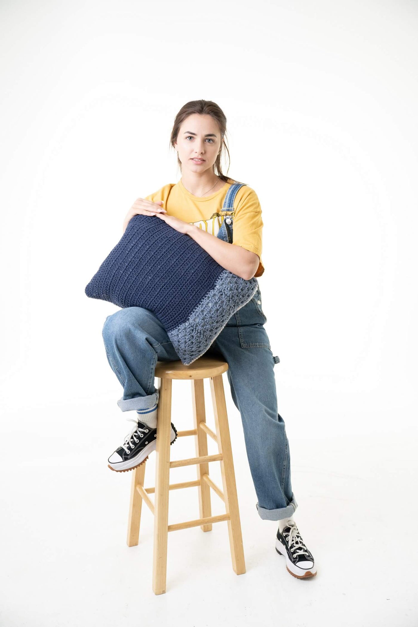 Lumbar Pillow (Crochet) – Lion Brand Yarn