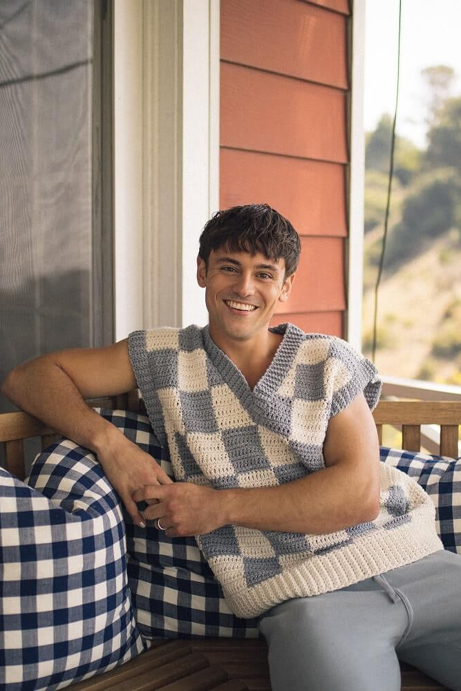 Checkered Vest (Crochet) – Lion Brand Yarn