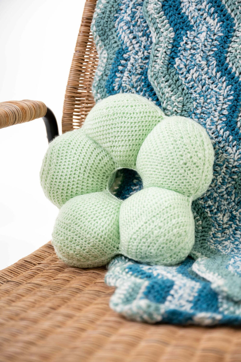 Flower Pillow Pattern (Crochet)