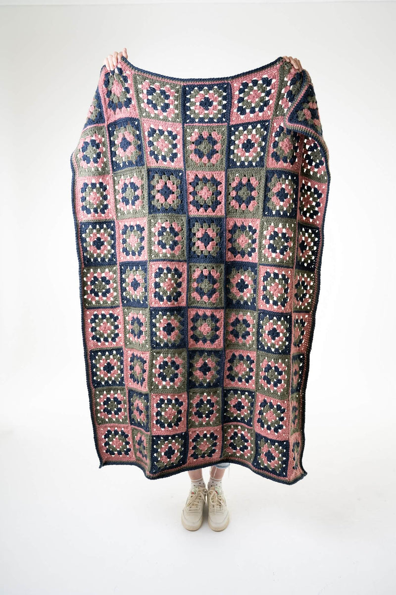 Classic Granny Square Afghan (Crochet)