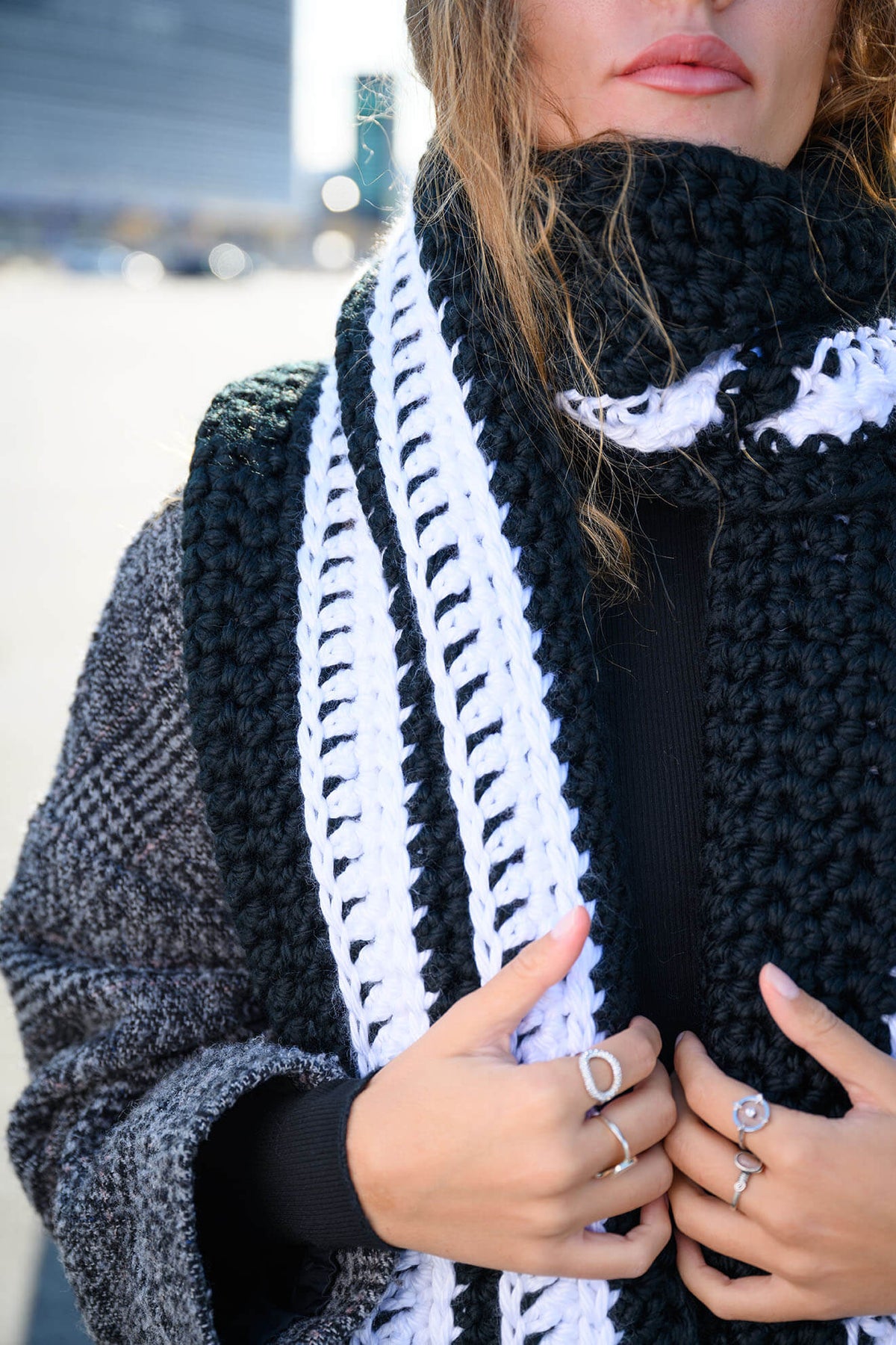 rurumu: マフラー / weave yarn stole ブラック One Ball Crocheted Scarfie - Version 13 – Lion Brand Yarn