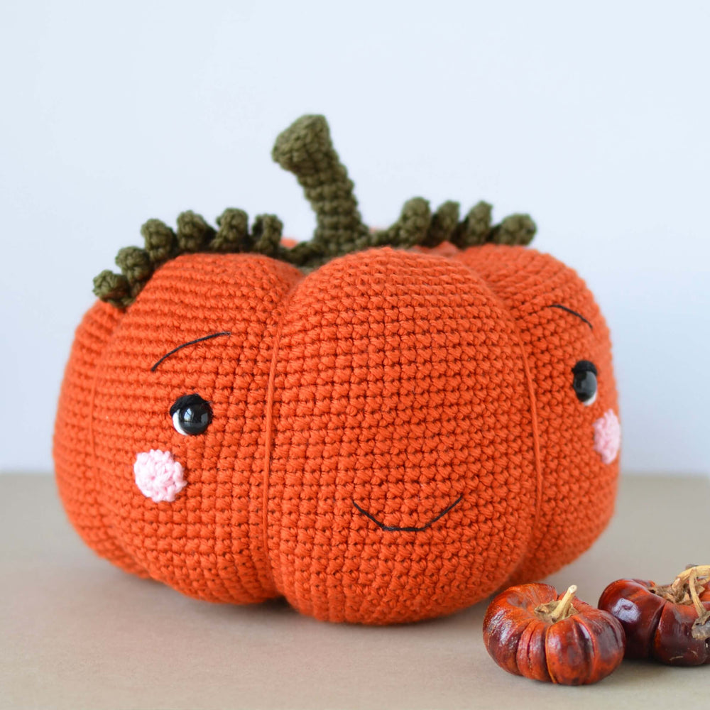 Kleo the Pumpkin (Crochet) – Lion Brand Yarn