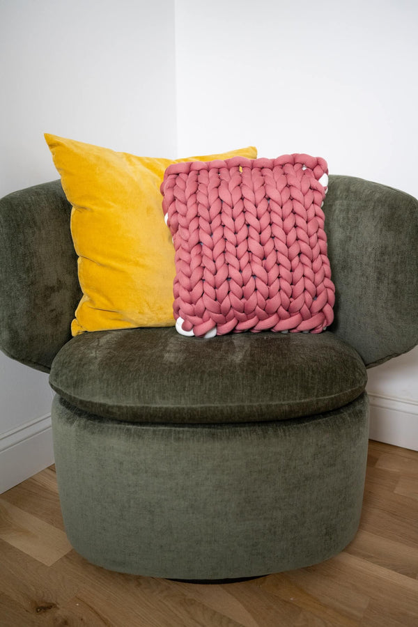 Two-Color Pillow (Knit)