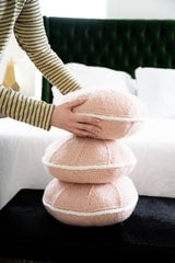 Macaron Pillows (Knit) thumbnail