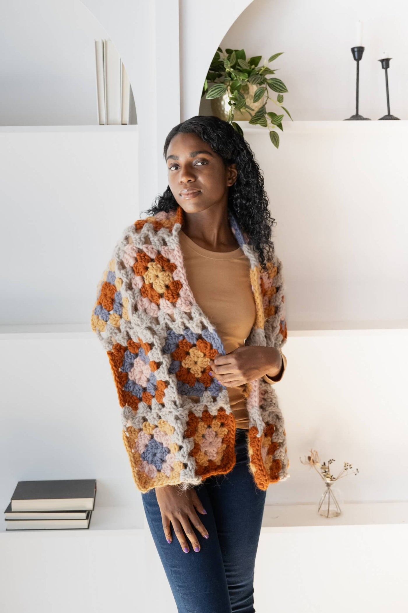 45rpm45rリネン の編み柄馬プルオーバーニット Granny Wrap (Crochet) – Lion Brand Yarn