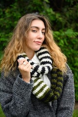 Striped Cowl (Knit) thumbnail