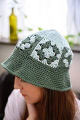 Granny Hat (Crochet) thumbnail